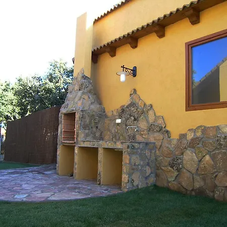 Country house Pico Almanzor 69 *